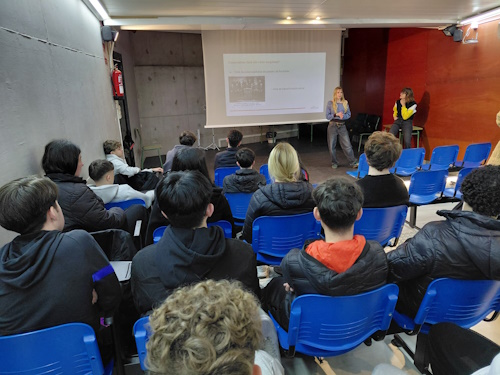 Expliquem el projecte a l&#8217;institut Joan Mercader